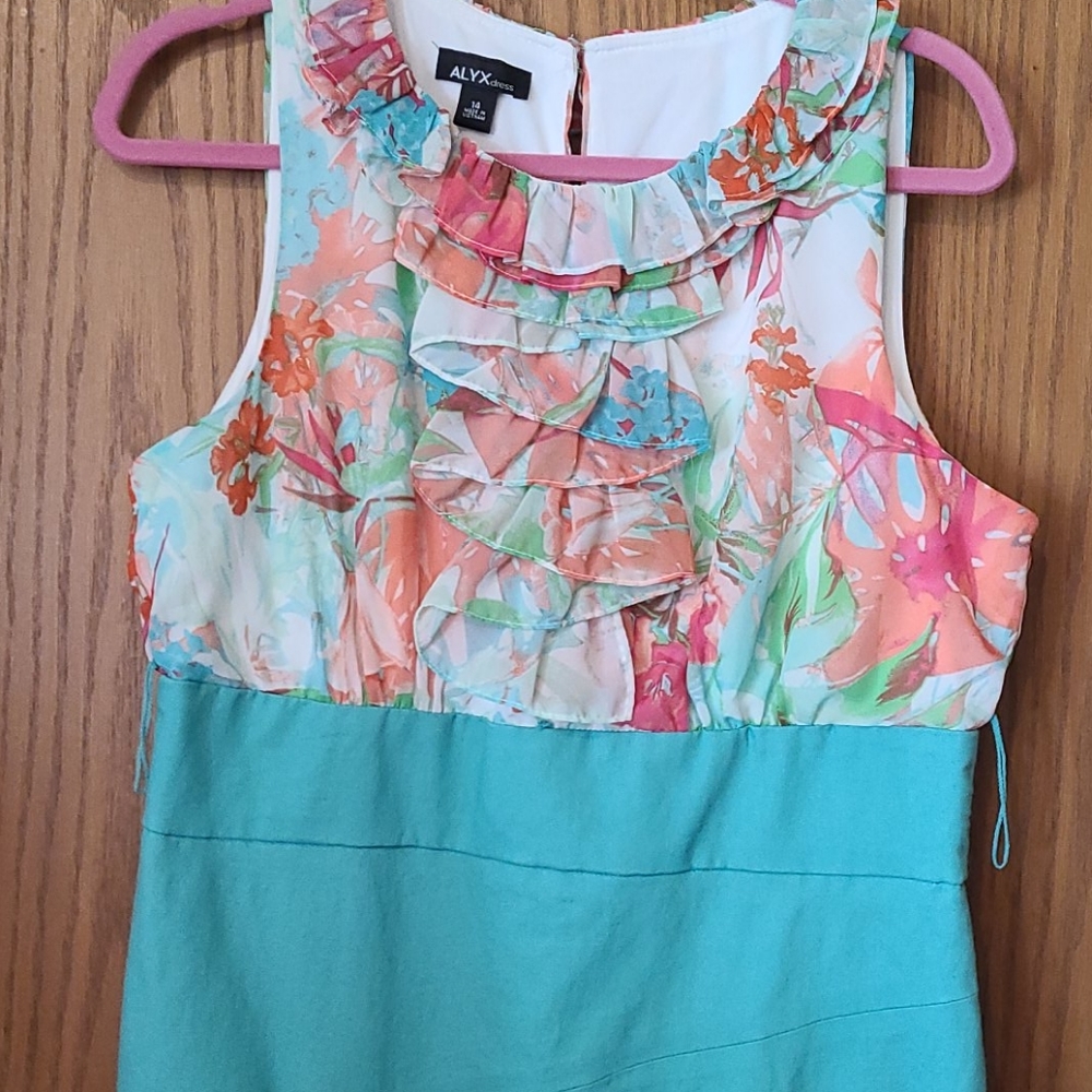 Dress - Picture 2 of 4